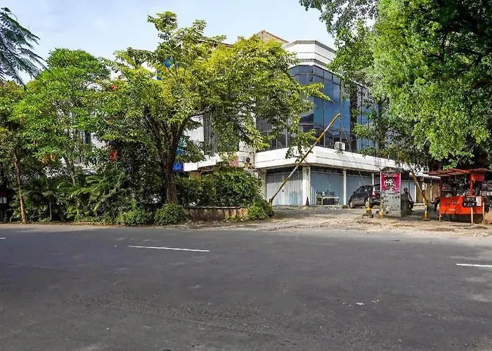 SPOT ON 90147 Gosepa Ambengan Plaza Hotel Surabaya